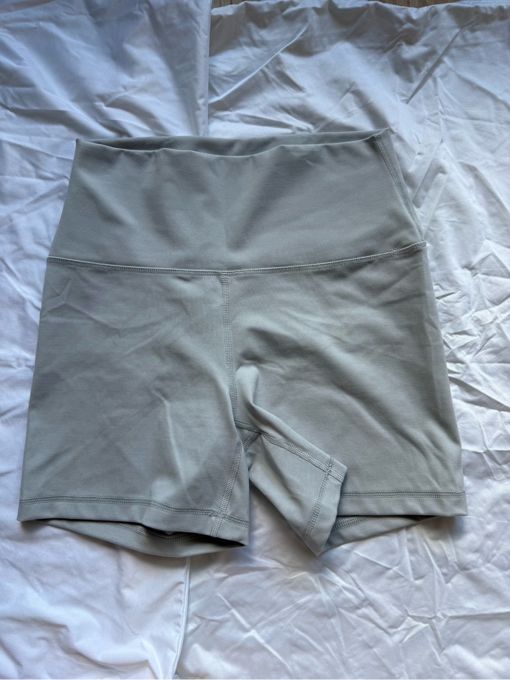 Yogalicious High-Waist Bike Shorts - Light Gray